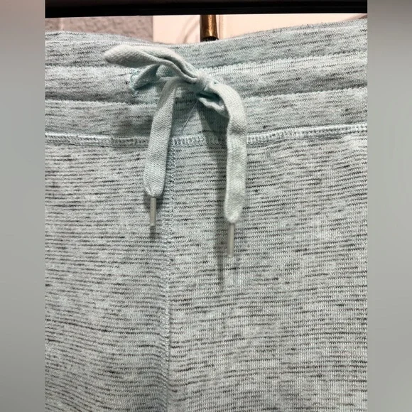 Beautiful Champion joggers - Picture 4 of 11